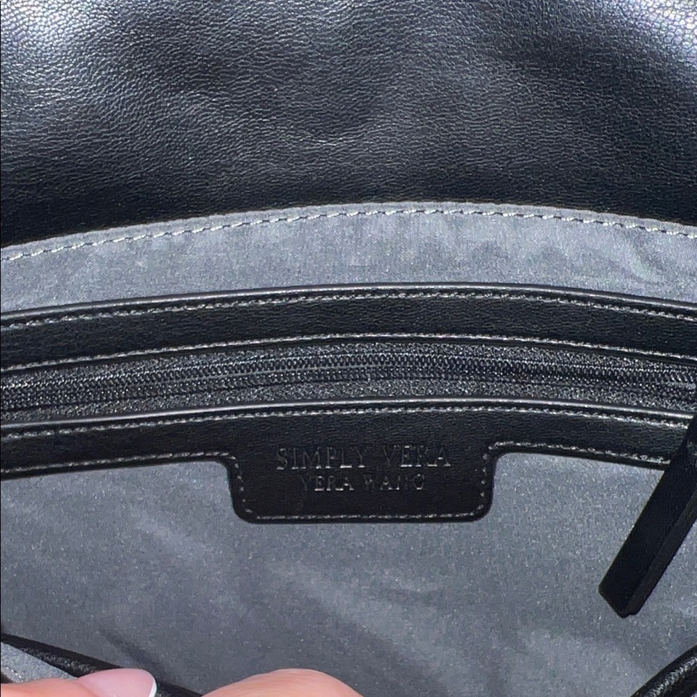 Simply Vera Vera Wang Black Quilted Crossbody Bag - Picture 6 of 7
